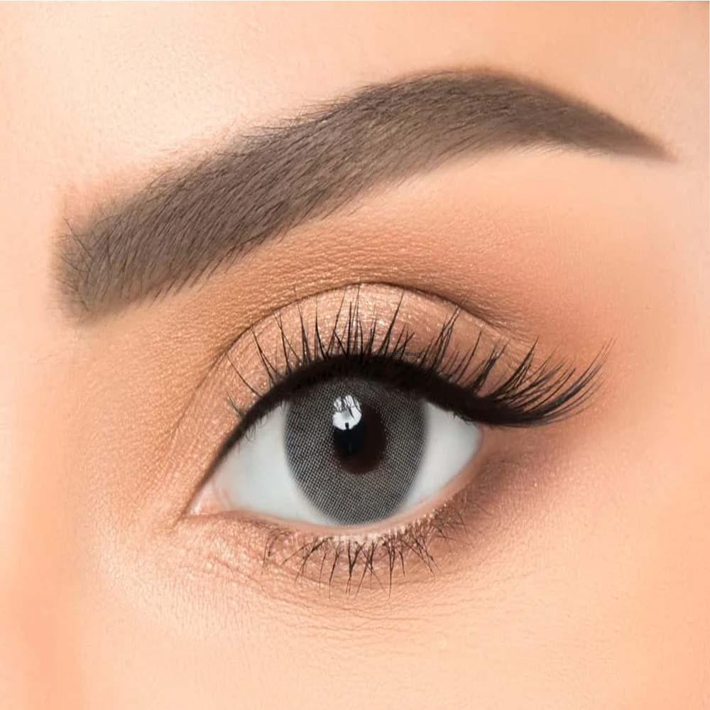 عدسات لاصقة تجميلية